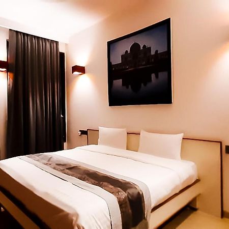 Hotel Mayur Express Sangamner Luaran gambar