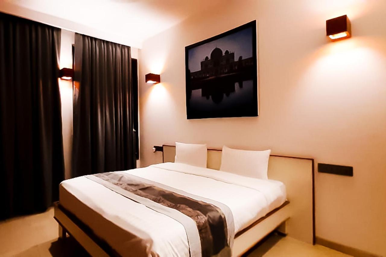 Hotel Mayur Express Sangamner Luaran gambar