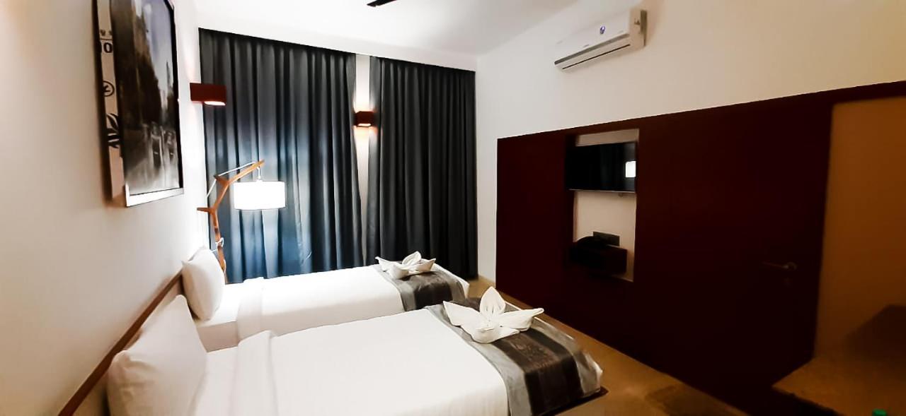 Hotel Mayur Express Sangamner Luaran gambar